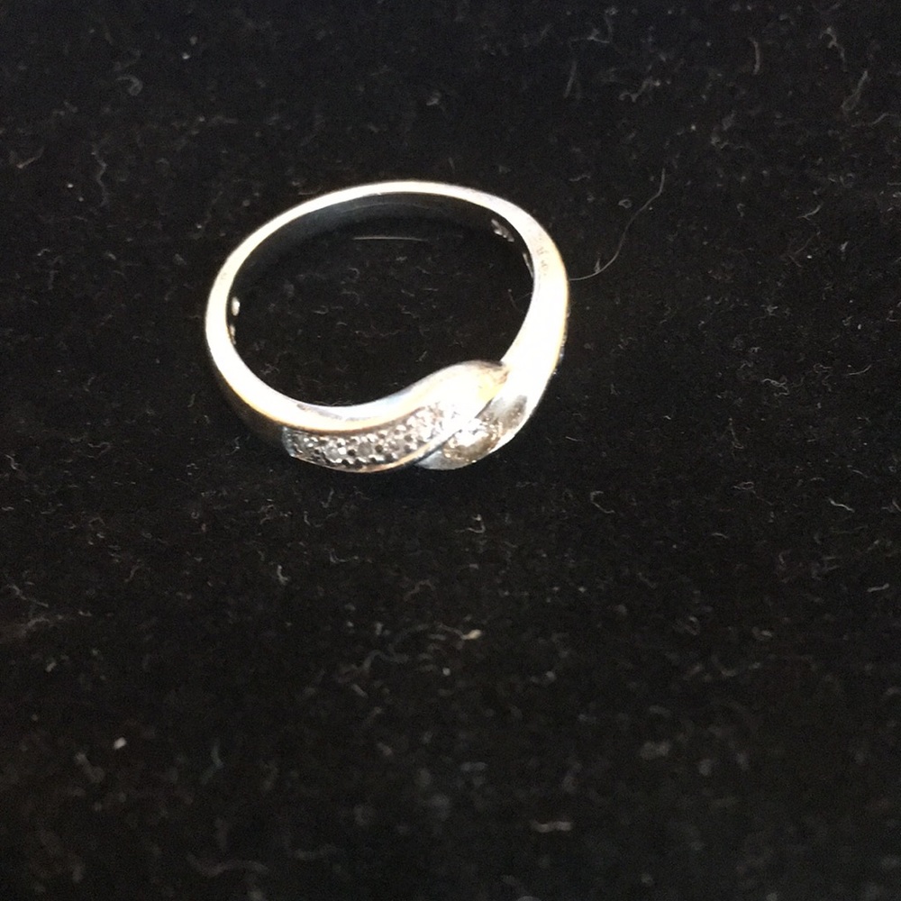 Beautiful Diamond Ring! - image 1